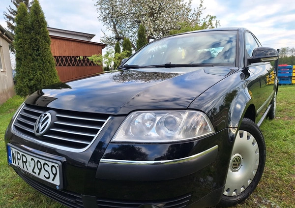 Volkswagen Passat cena 12400 przebieg: 206321, rok produkcji 2004 z Skępe małe 67